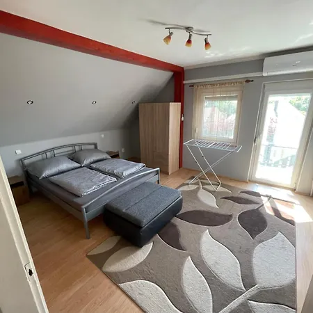 Fefe Apartament *